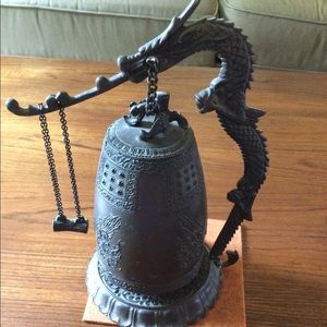 Chinese dragon gong. Metal, gong really works. Very unique!